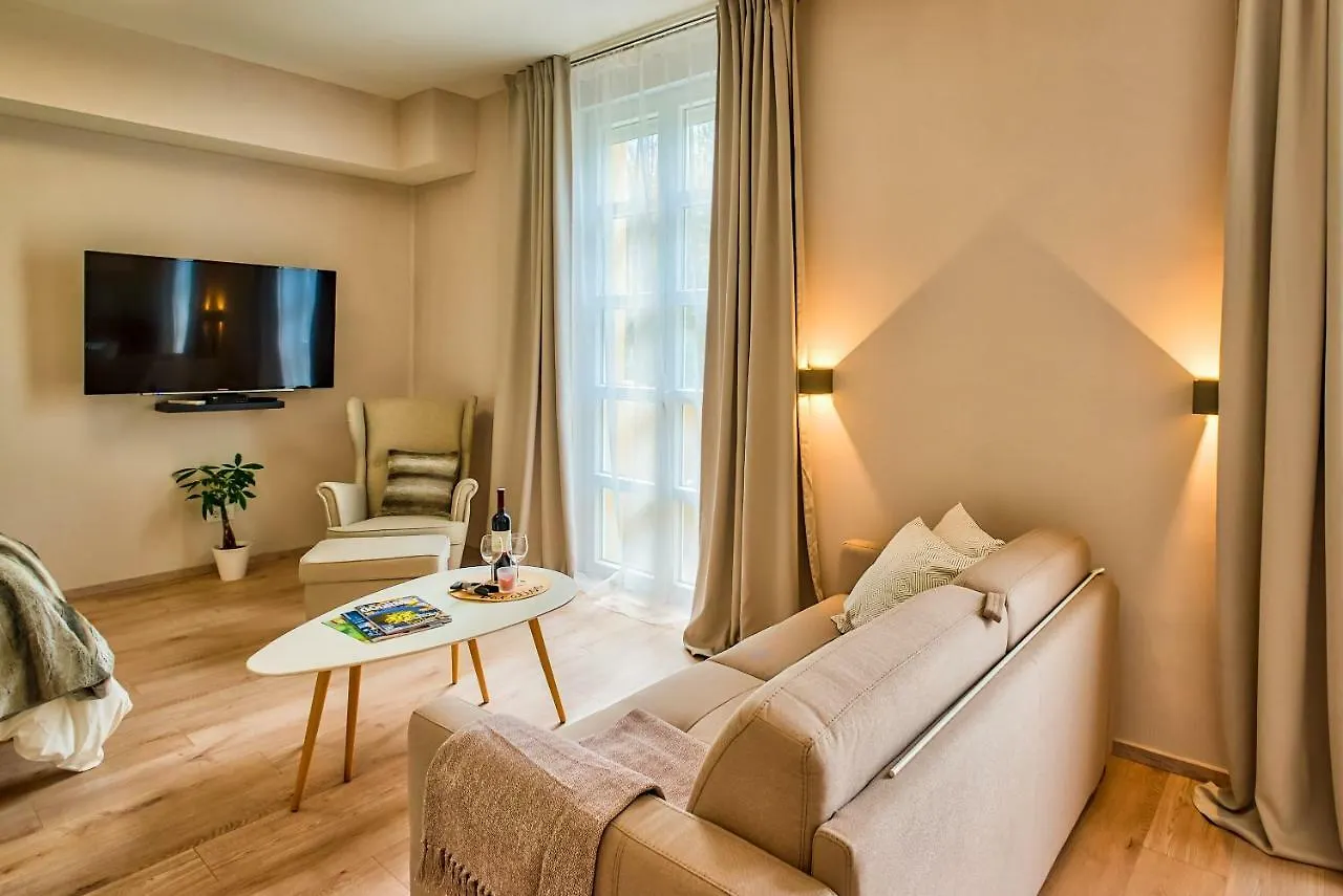 Parkside Studio Apartments With Free Parking Pula