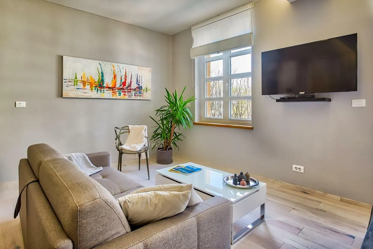 Parkside Studio Apartments With Free Parking Pula Croatia
