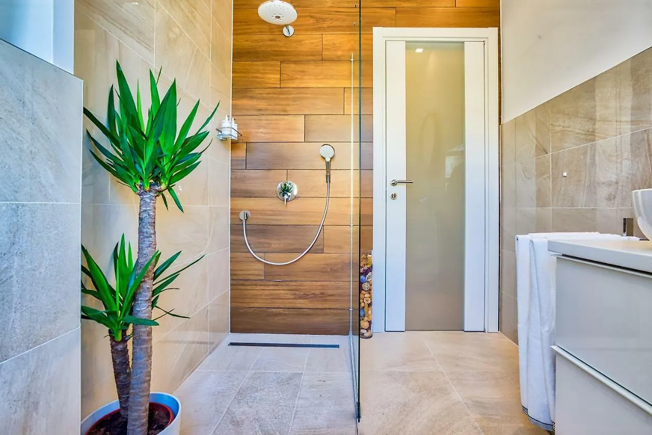 Parkside Studio Apartments With Free Parking Pula